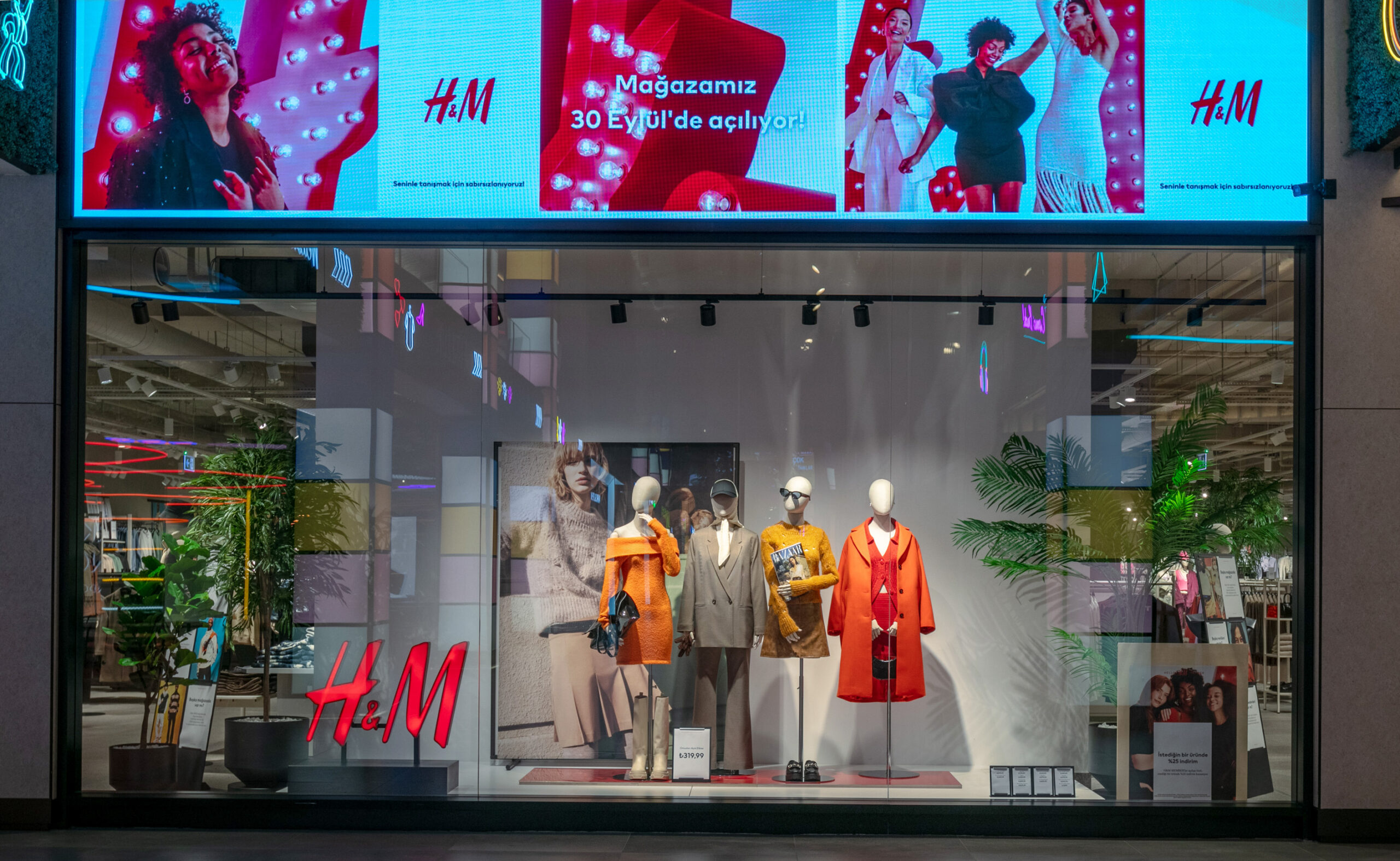H&M Sürdürülebilir Bir Konseptle Yeni Mağzasını Açtı 
