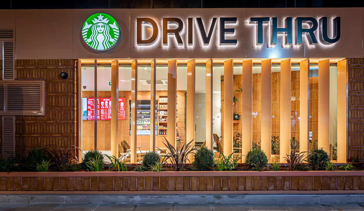 Starbucks'ın Sürdürülebilir Konseptli Yeni Mağazası Drive Thru 